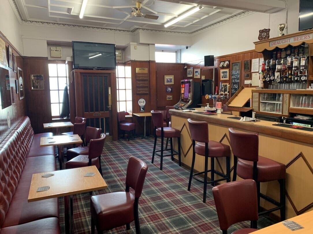 Commercial Inn, 123 Dalrymple Street, Girvan - Popular town centre public house