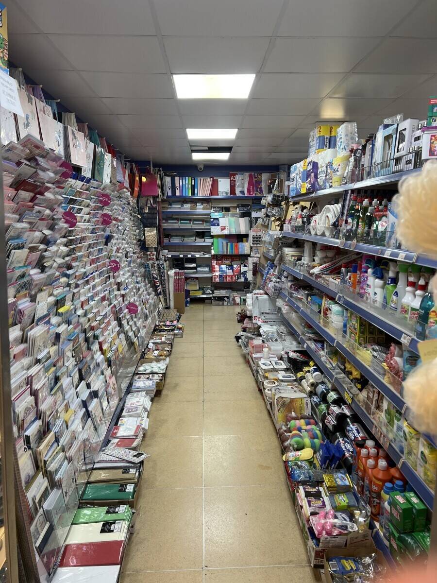 Off licence Convenience Store for sale in Chessington, London
