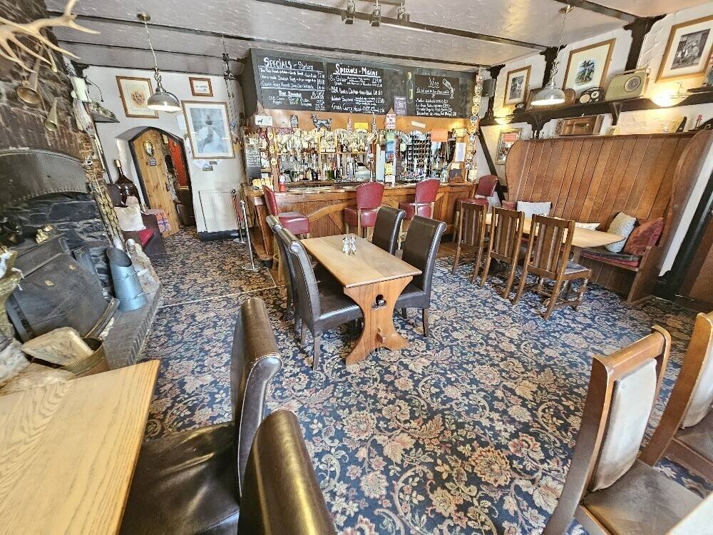 Devon Village Inn With 5 Letting Rooms, a Letting Apartment and 3 Bedroom Owners Accommodation Photo 3