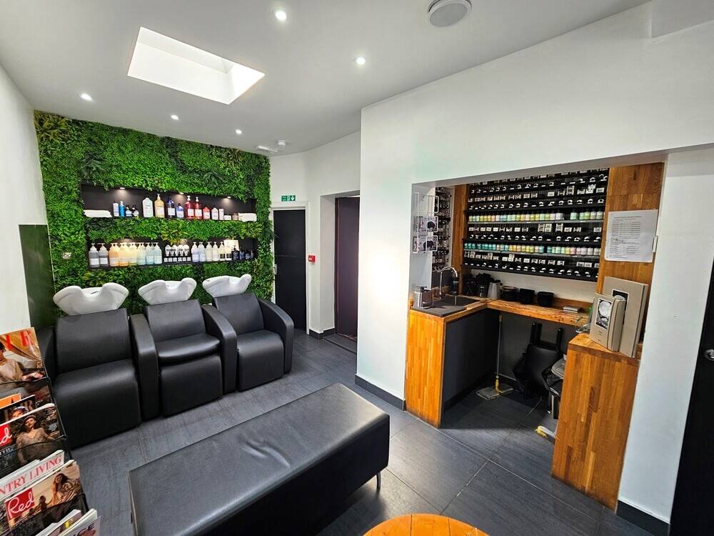 STUNNING 20 YEAR ESTABLISHED HIGH-END HAIR & BEAUTY SALON
