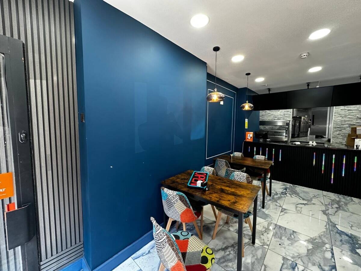 Modern Equipped Takeaway Shop on Edgware Road For Sale