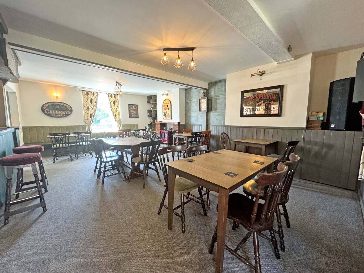 18TH CENTURY VILLAGE PUB IN EAST YORKSHIRE