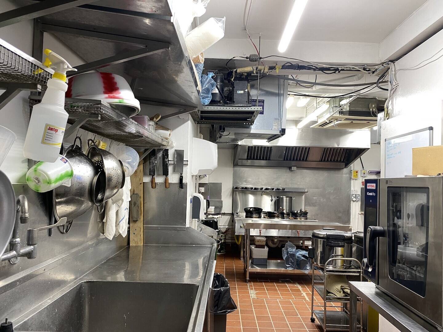 Chinese Restaurant/Takeaway for Sale in City of London with 22 Years Lease