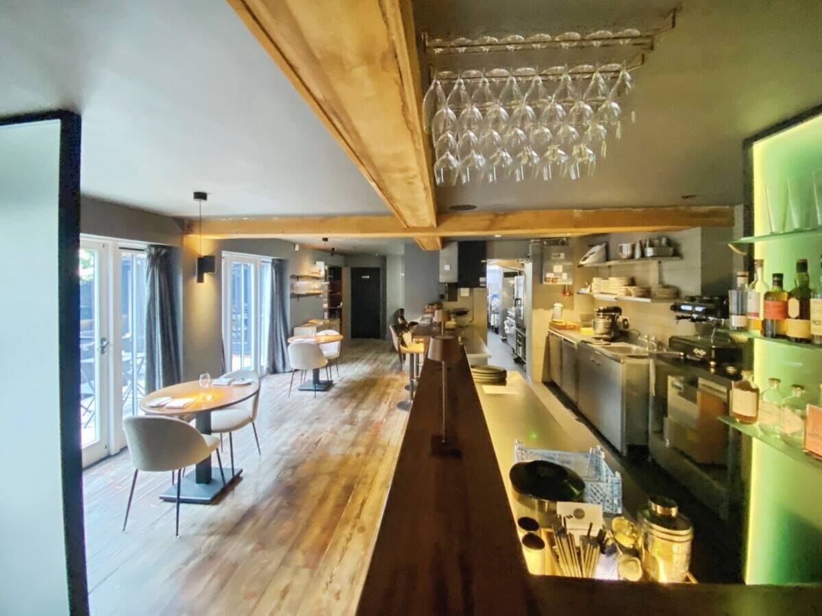 Vacant Fitted Bar / Restaurant - North Hill, Colchester