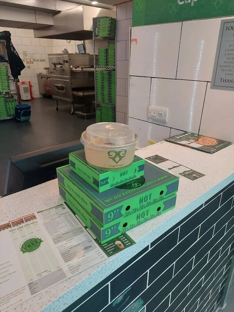 Popular Caprinos Pizza Havant Franchise for Sale – Prime Location, Loyal Customer Base, Halal & Vegan Menu
