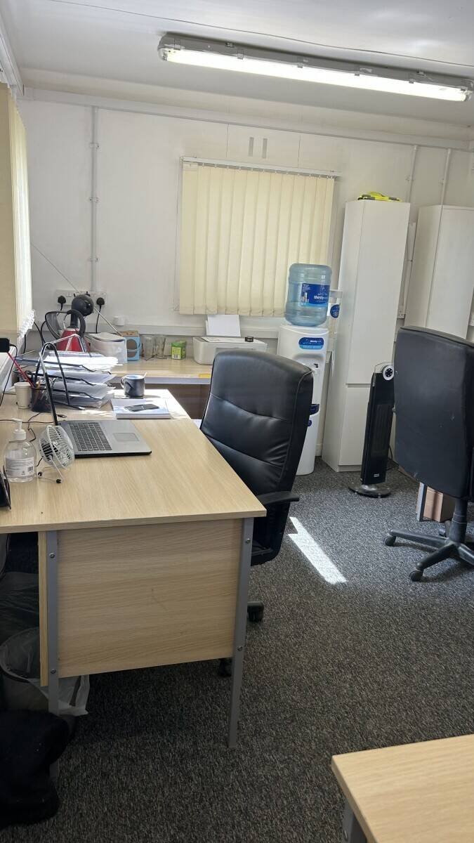 Profitable and well-established fencing business for sale in Hampshire. Photo 4