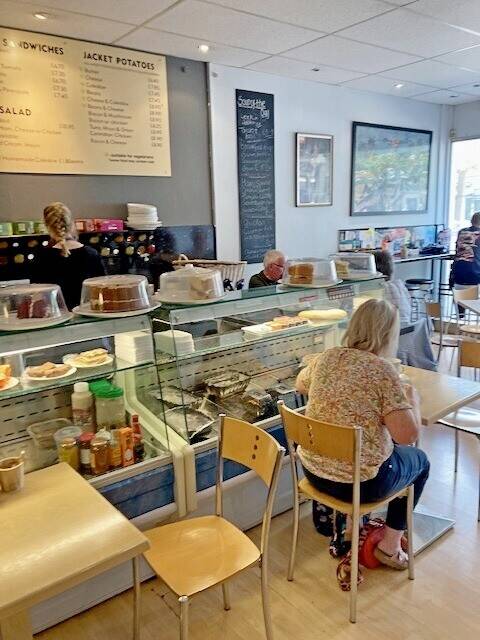 CIRENCESTER CITY CENTER - ESTABLISHED CAFE Photo 3