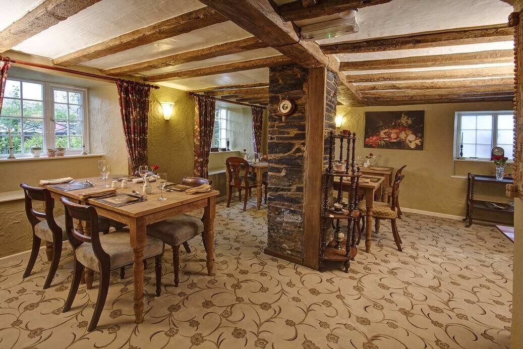 Immaculate Detached Guest House With 5 Ensuite Letting Rooms & 2 Bedroom Owners Accommodation