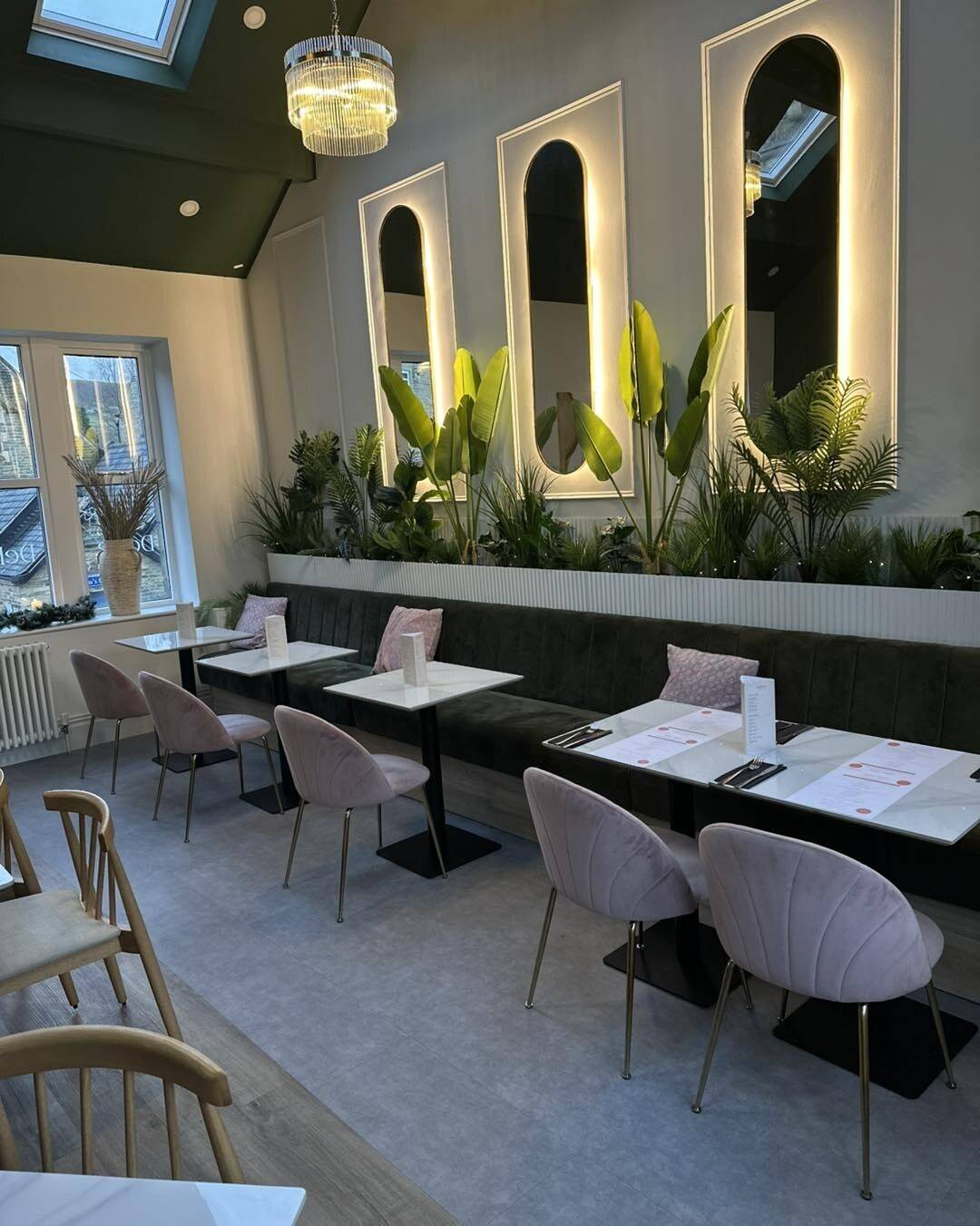 An Exceptional Leasehold Café-Bar in Delph Village - Open to Offers Photo 3