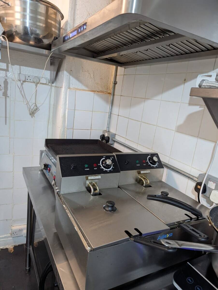 European Convenience shop for sale in Dartford Photo 3