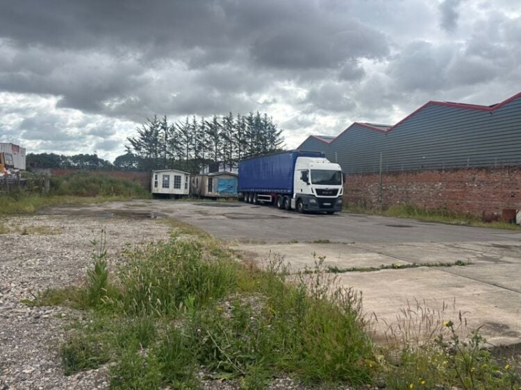 Fully Equipped Yard & Automotive Workshop Near Port of Hull