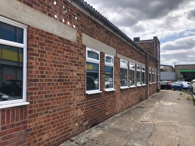 London Properties are pleased to offer to the market this Light Industrial warehouse for rent or sale situated within South Harrow Industrial Estate o Photo 3