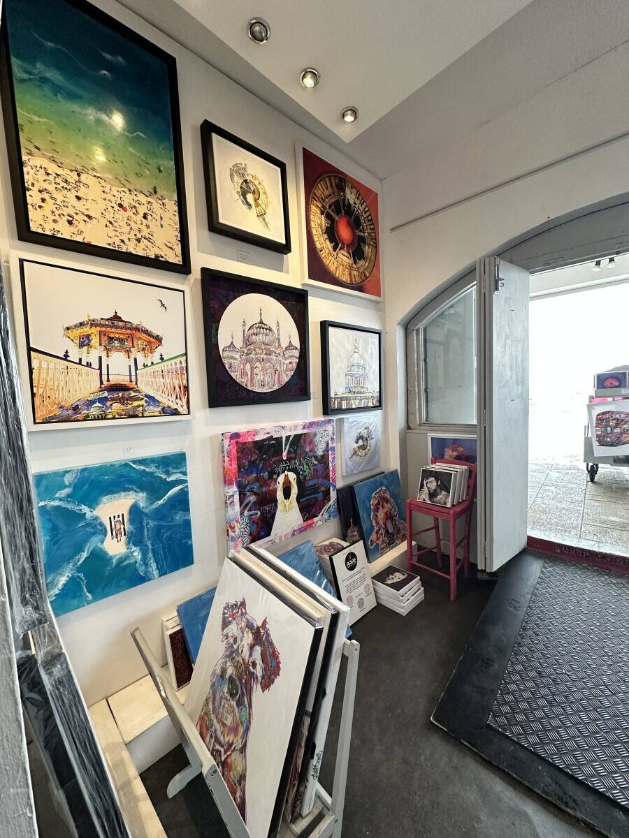ART GALLERY  SUPERB TRADING POSITION,  LOWER ESPLANADE, BRIGHTON Photo 3