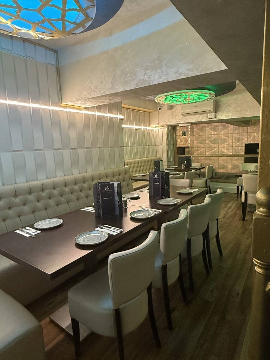 Mediterranean restaurant and shisha lounge for sale in South London Photo 4