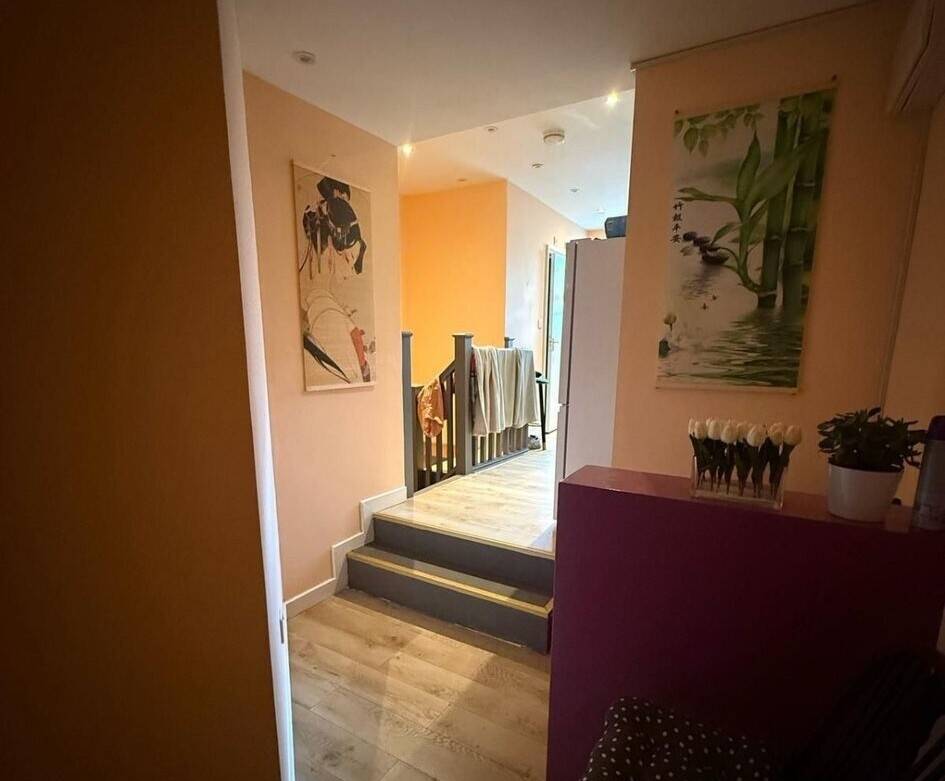 FREEHOLD PROPERTY WITH IMPRESSIVE YIELD OF AROUND 8% - READING Photo 3