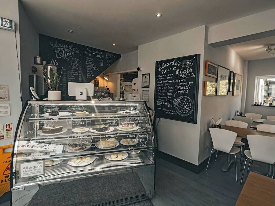 HISTORIC PORLOCK HIGH STREET - FREEHOLD CAFE/PIZZA/TAKEAWAY WITH 3/4 BED HOME Photo 3