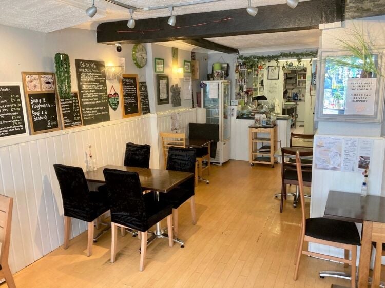COFFEE SHOP/CAFÉ