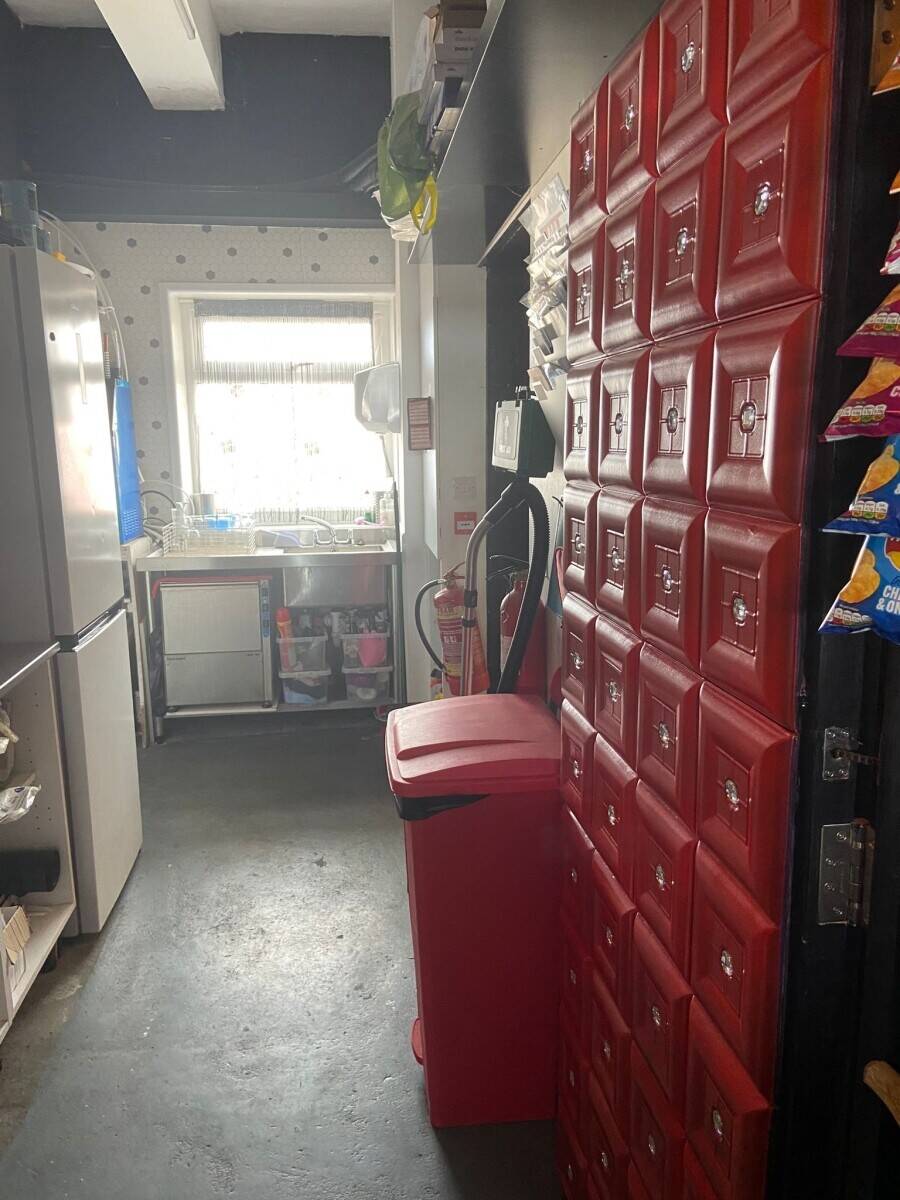 Premium Lounge Bar for Sale in Benfleet Photo 3