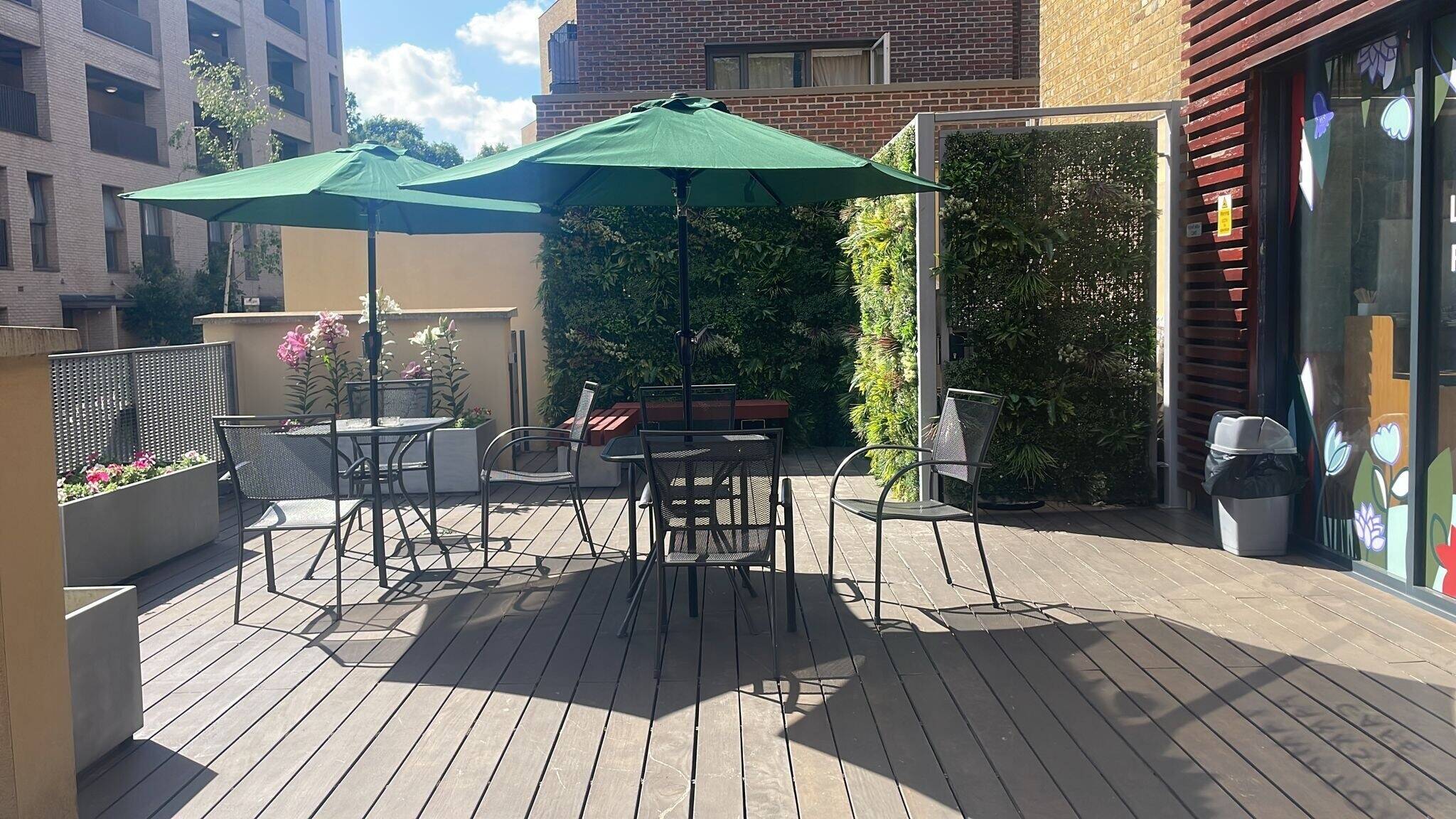 Charming Lampton Parkside Café for Sale – Prime Location & Turnkey Opportunity Photo 3