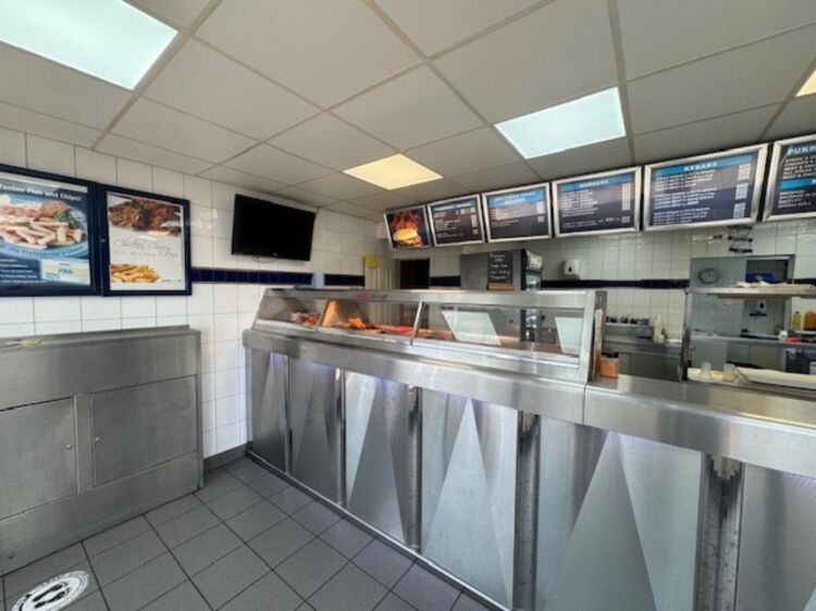 Leasehold Fish & Chip Takeaway Located In Tile Cross, Birmingham Photo 3