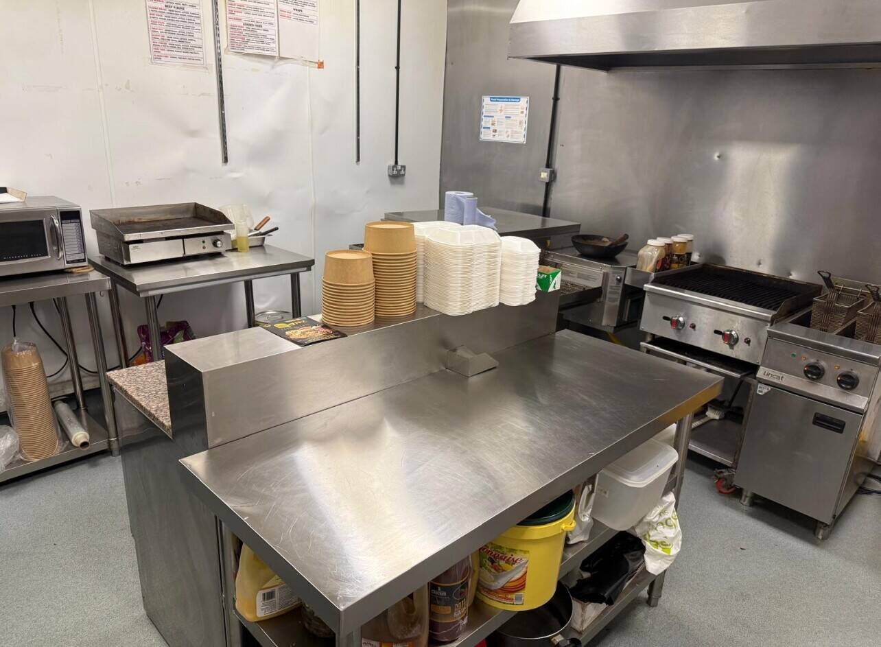 Fully equipped kitchen for sale Bradford Photo 3