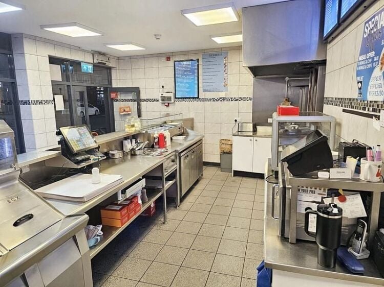 Established Traditional Fish & Chip Shop – West Bromwich Photo 3