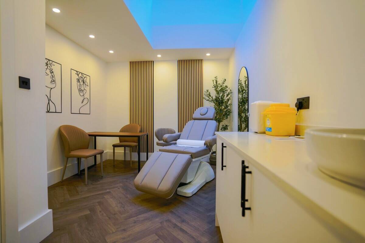 Clinic Room in Marylebone - Low Rent - High Growth Potential