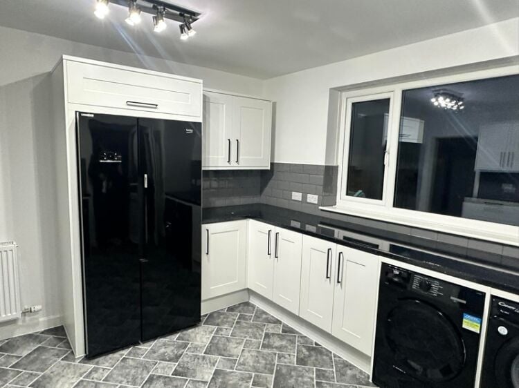 Established, Equipped & On the Move – Your Next Venture Starts Here! Photo 3