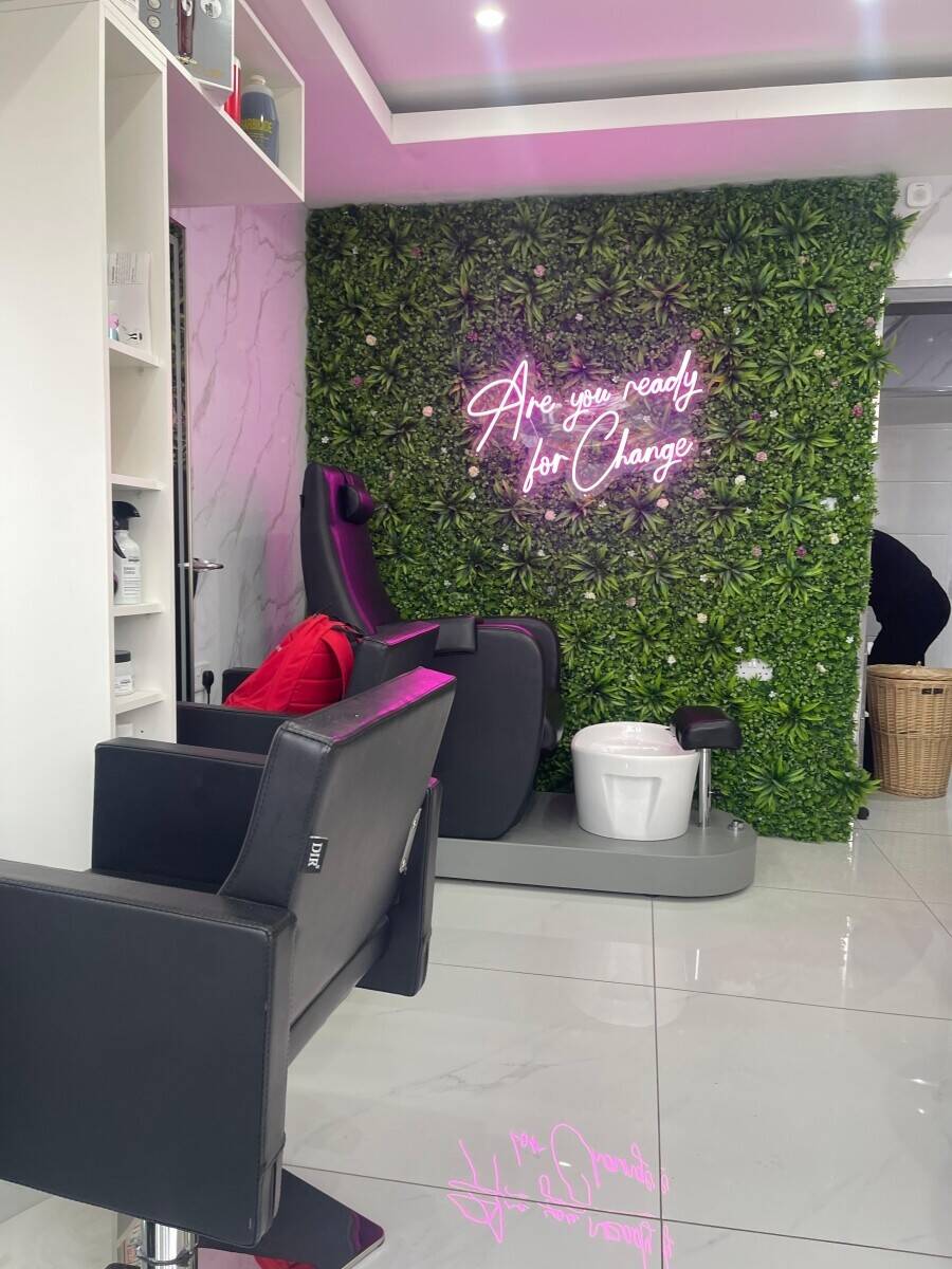 Nails, hair and beauty salon for sale Photo 4