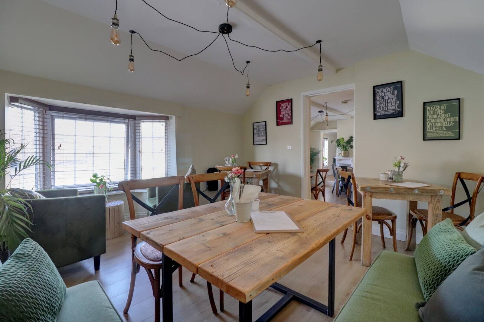 Coffee shop and bistro for sale Photo 3