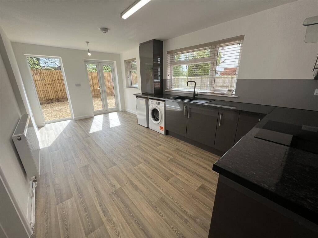 Car Sales Freehold Site including Workshop and 2 Apartments