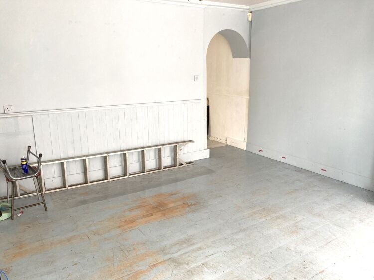 VERSATILE MIXED EMPTY COMMERCIAL PREMISES with LARGE 3 BEDROOM MAISONETTE Photo 3