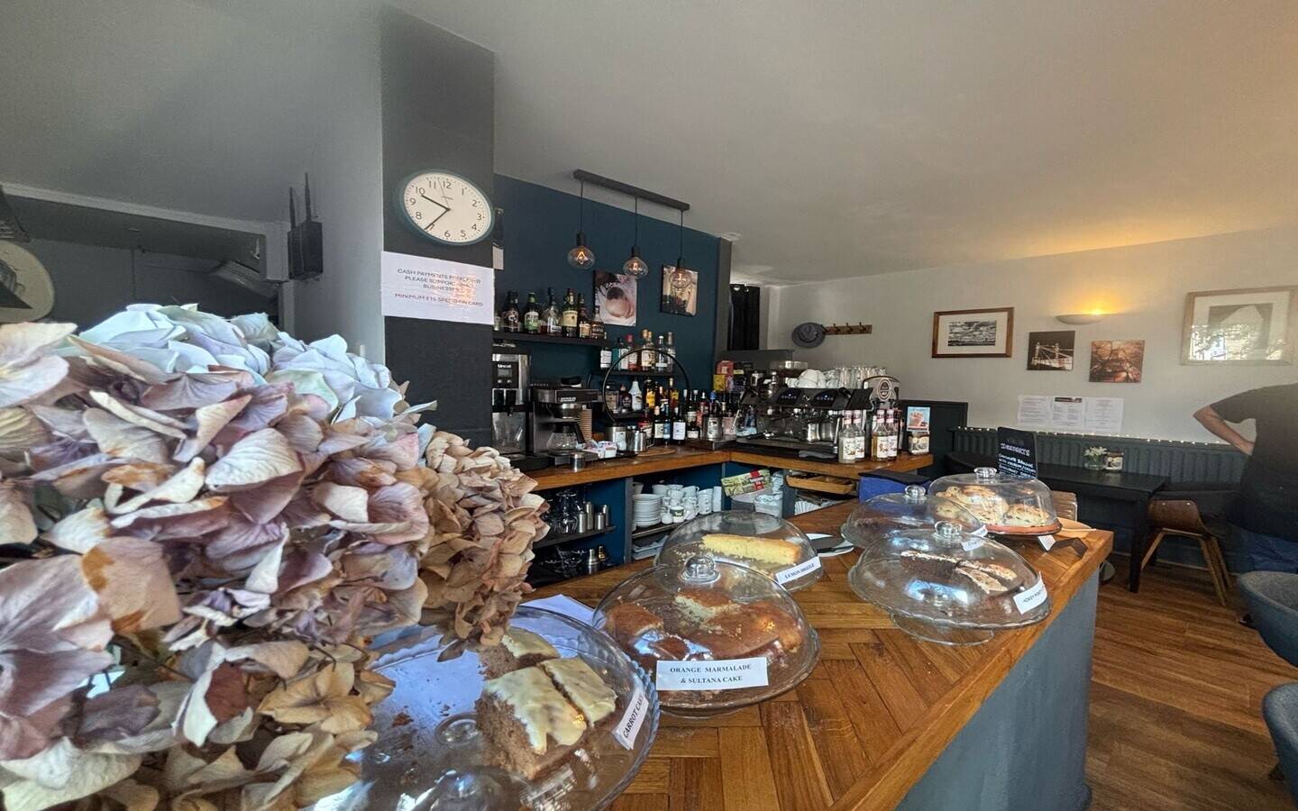 Stylish, Traditional Café Bistro Business