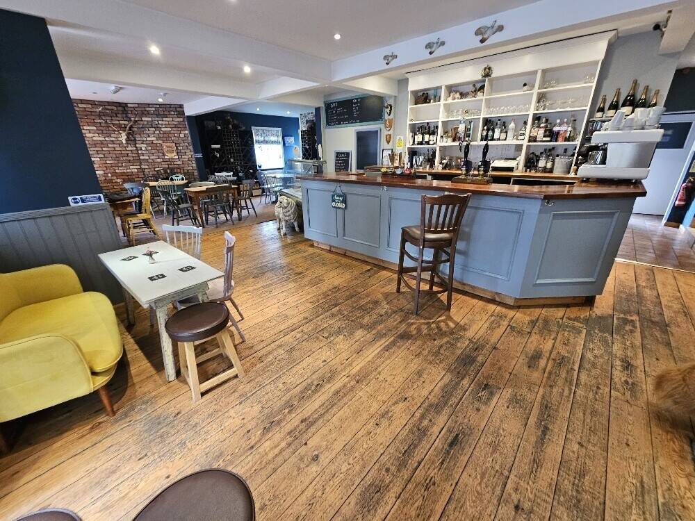 Well Presented Detached Pub & Restaurant In A Popular Wiltshire Village - Currently Closed Photo 3