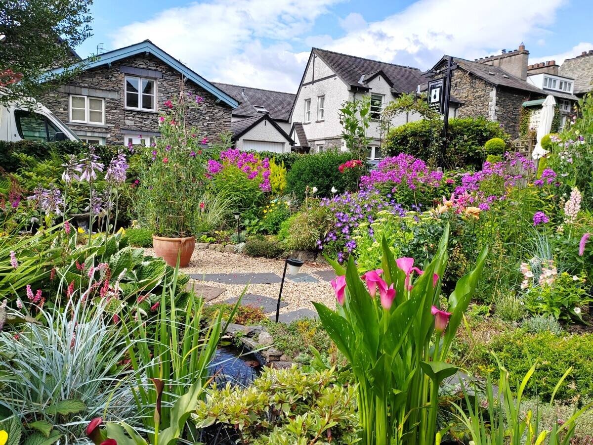 Leasehold Delightful Guest House Hotel Bed and Breakfast Living Accommodation Bownness-on-Windermere Photo 3