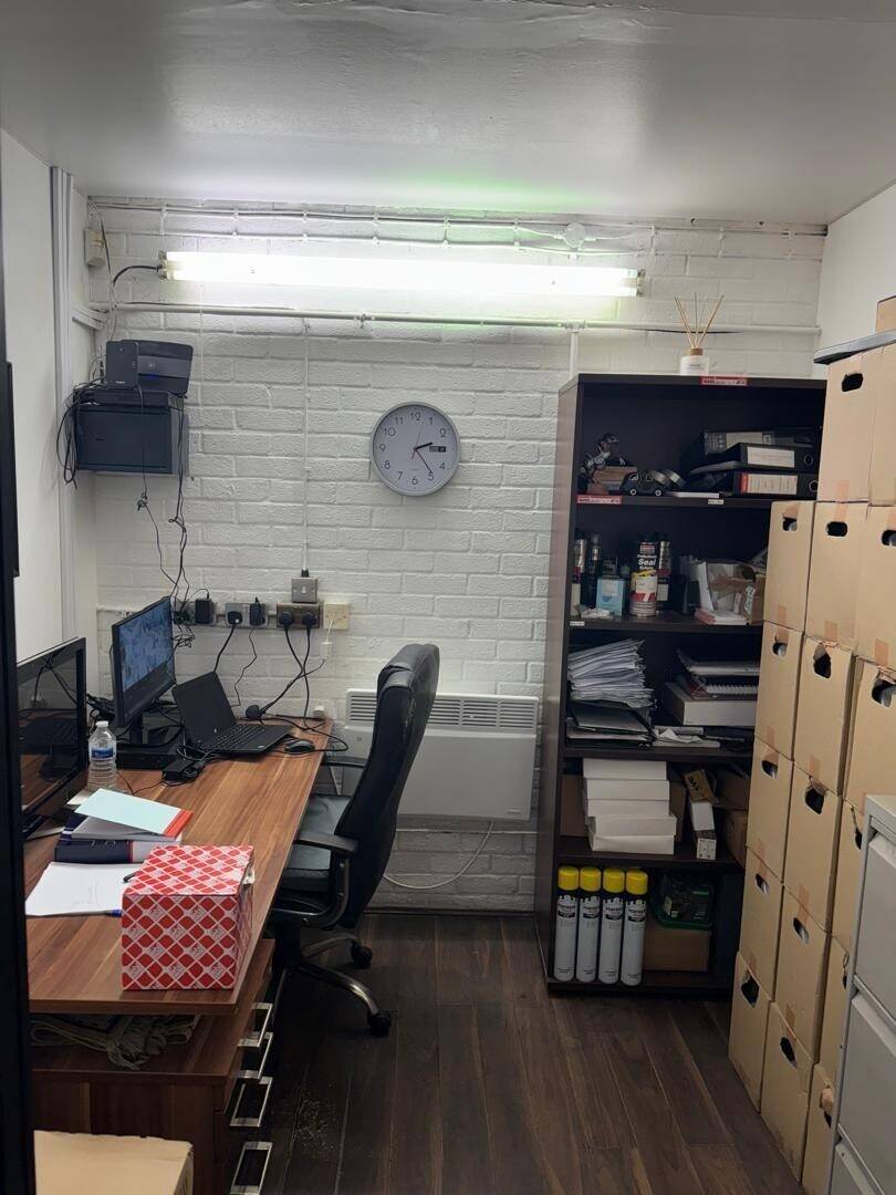 Established MOT centre, Fully equipped workshop, Tyres and Hunter Wheel Alignment