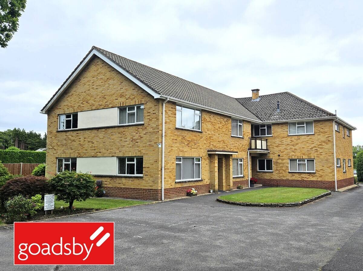 Unbroken Development of 14 Purpose Built Flats - 0.62 Acre Site