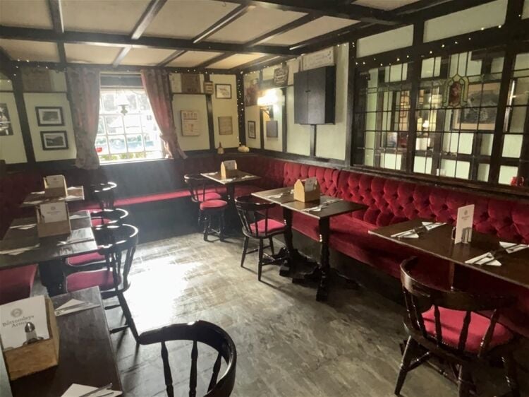 Licenced Trade, Pubs & Clubs For Sale in Halifax Photo 3