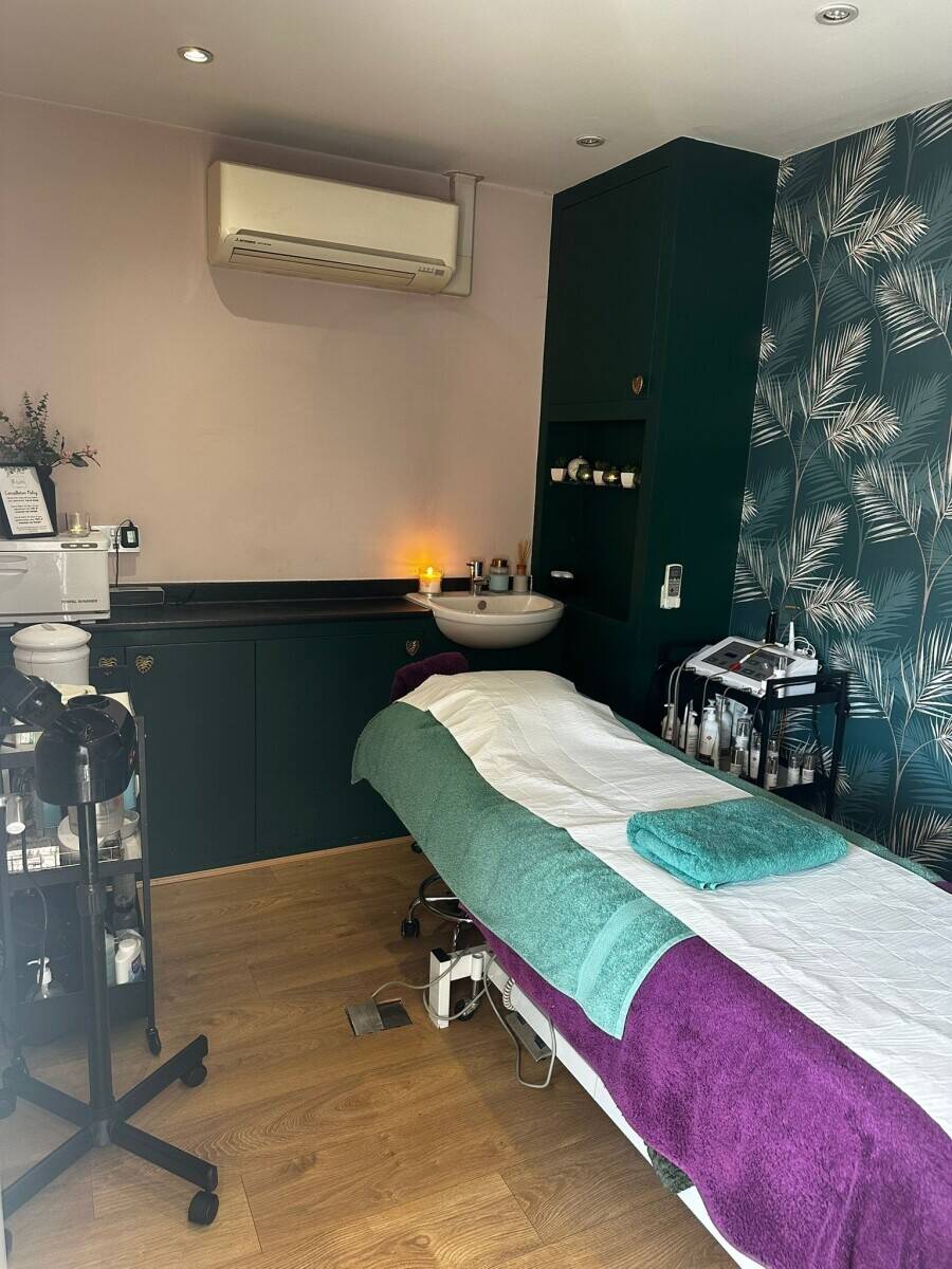 Thriving Beauty Salon in New Malden Photo 3