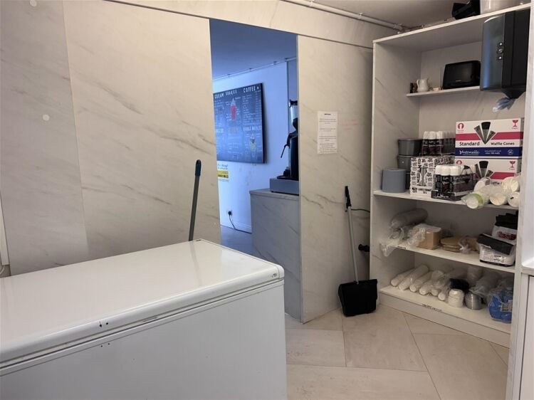 Cafe & Sandwich Bars For Sale in Bakewell