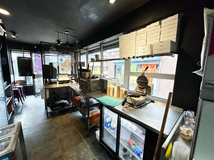 Hot Food Takeaway in Hyde Photo 3