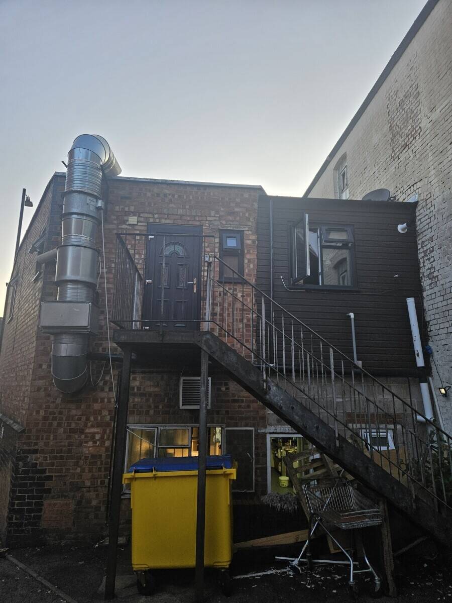 Town centre Indian Takeaway for Sale in Nuneaton Photo 4