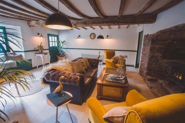Historic Riverside Thatched Inn Reimagined as a Private Retreat For Sale in Tiverton