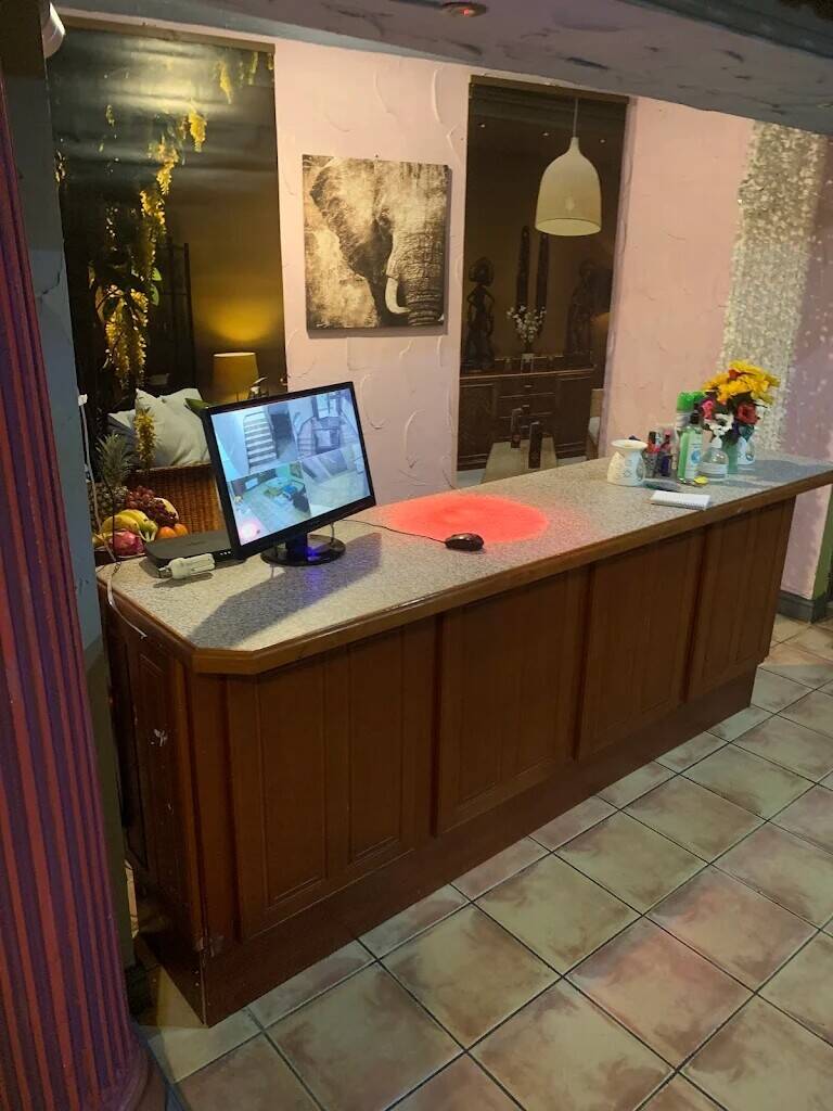 Large massage company for sale in bolton city centre Photo 3