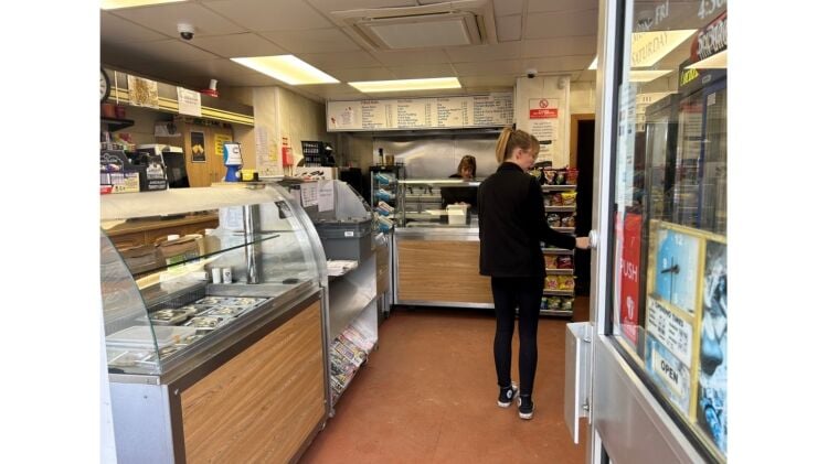 Long-Standing Takeaway Business with 30+ Years of Trading & Freehold Available Based in Falkirk Scotland