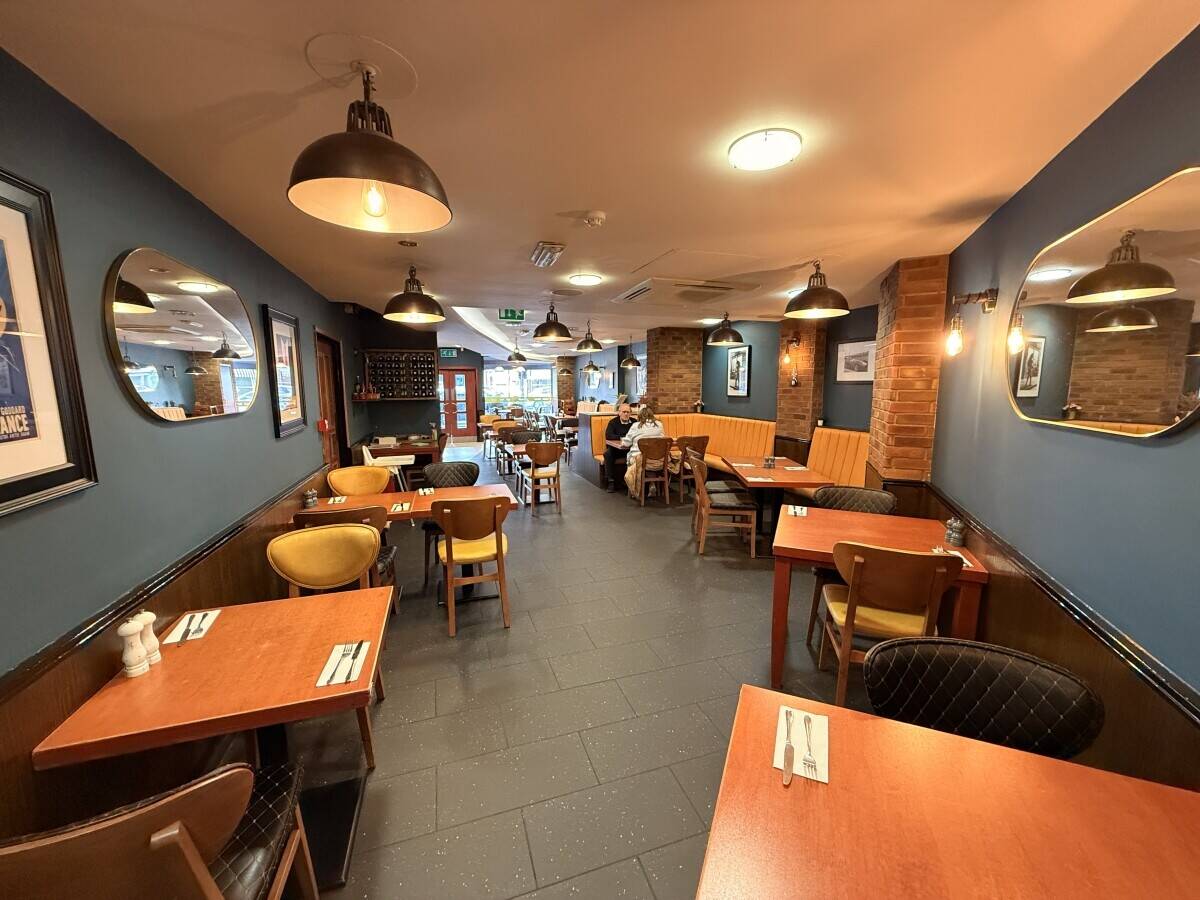 Cafe Bistro Restaurant For Sale in Petts wood Photo 3