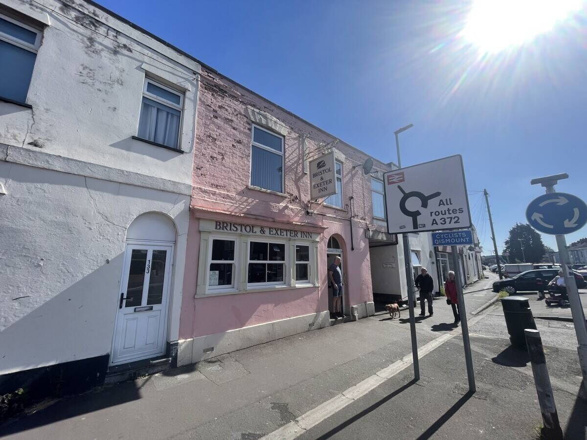 Established Bristol & Exeter Inn Pub for sale&nbsp;in Bridgwater Somerset
