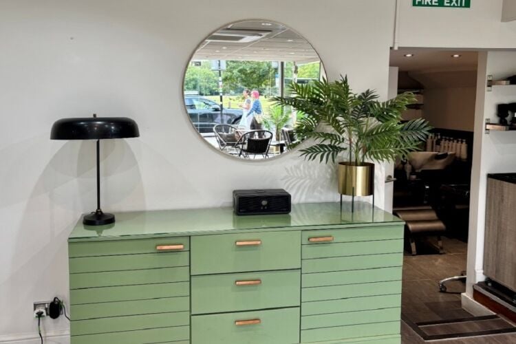 Two Hair Salons - London Photo 3