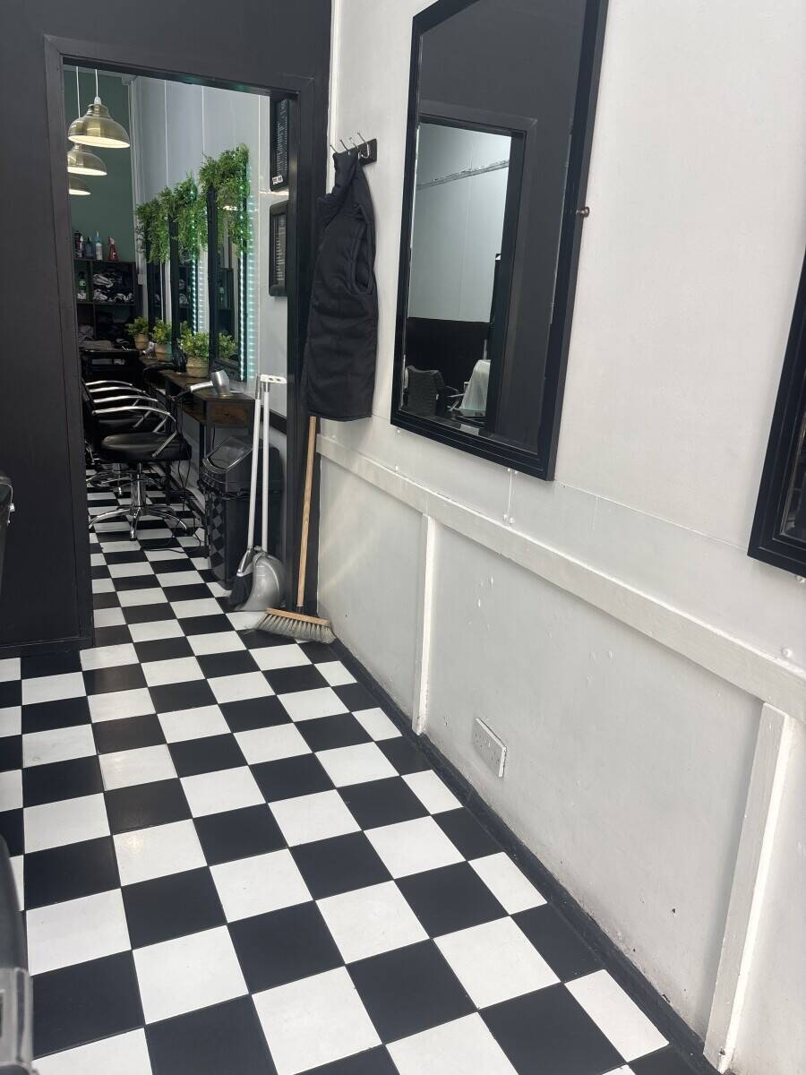 Barbers with Hair Salon Photo 3