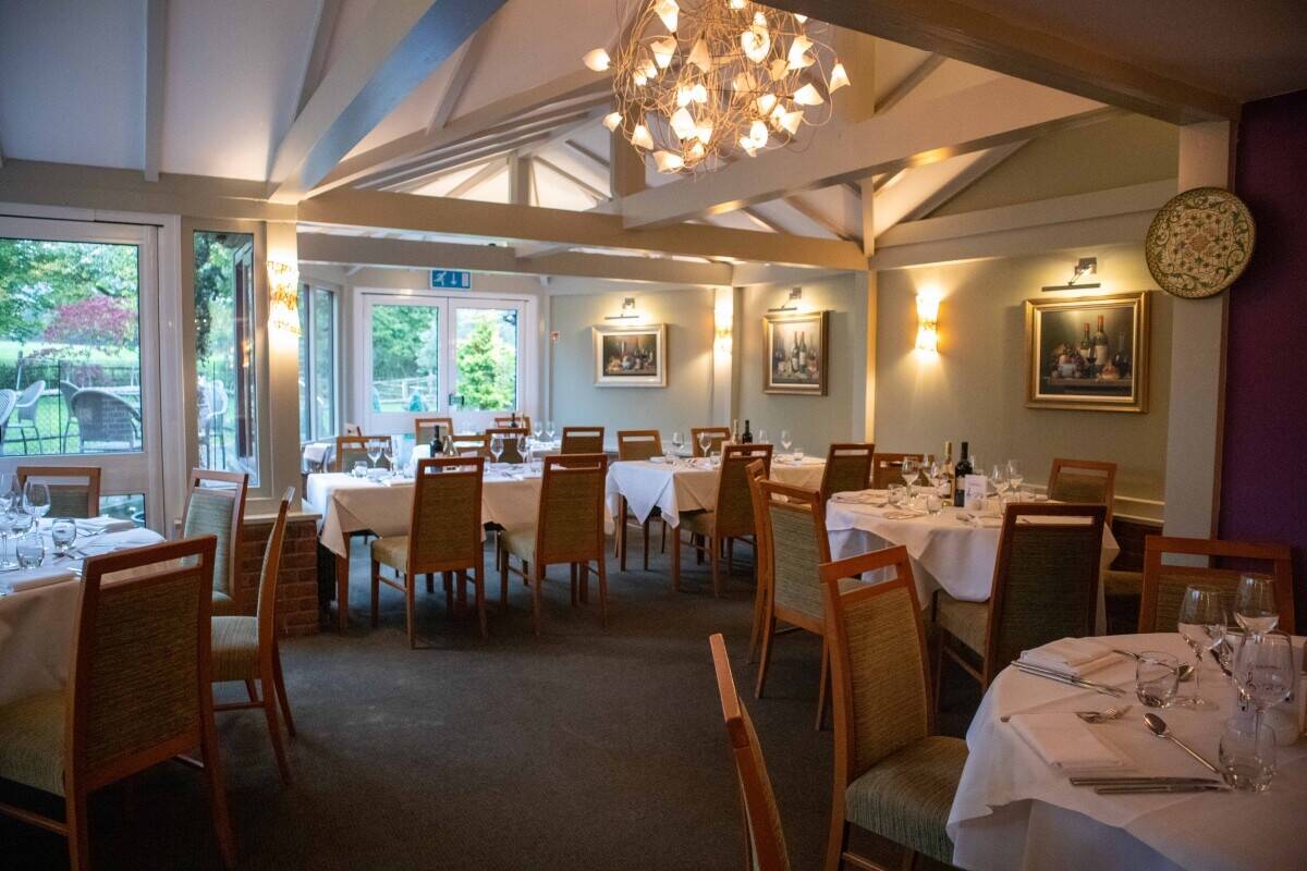 KENT - 90-100 COVER PUB RESTAURANT FOR SALE Photo 3